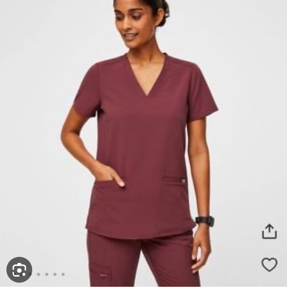 women's Figs Dark Cherry Casma - Three-Pocket Scrub Top - S